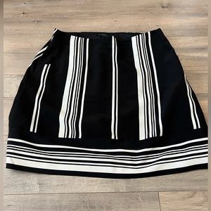 The limited black and white skirt with pockets!